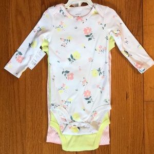 NWT Carter’s Baby Girl 3 piece Matching Set. 9 mo